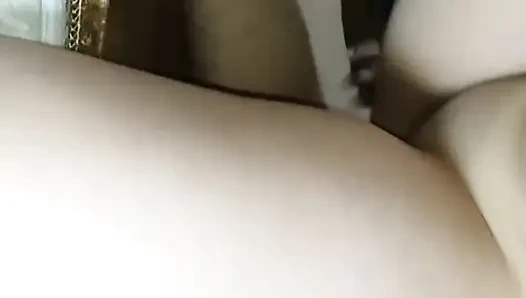 Terangsang membiarkanku ke dalam memeknya 🥵