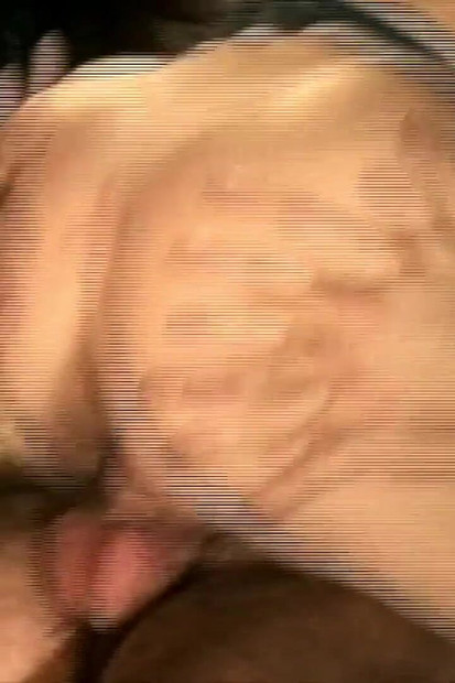 Moana melancap sambil menghidupkan semula pesta seks yang menakjubkan dengan Angelica Bella