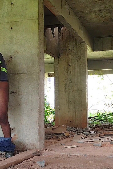 Ugly a Big Dildo in My Ass in Construction