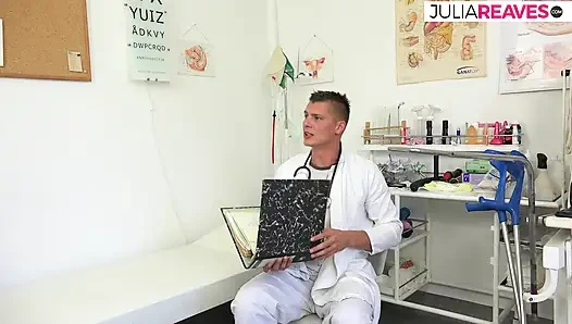 Sevgilisi sıkı amcığını arkadan sikerken ateşli kız inliyor