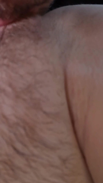 Moment palpitant de « léchage de clito extrême en gros plan et bouffage de ma douce jeune chatte avec un orgasme squirt - asmr »