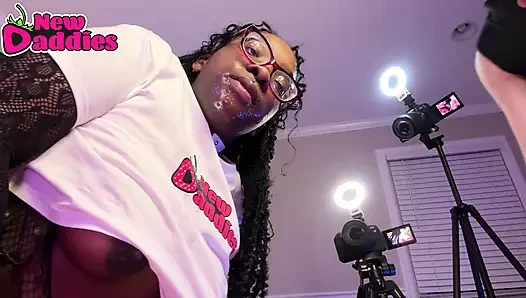 Premium-ebenholz-kehle - Großer Weißer Schwanz, Gesicht Ficken, Schwarzes Schätzchen Mit Titten