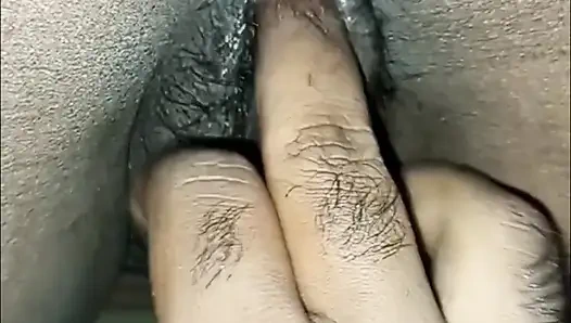 Tamil koca ilk kez karısının göt deliğine oyuncak sokuyor - anal eğitim