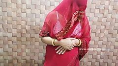 Desi Bhabhi gibt devar Blowjob, frisch verheiratetes Dorfpaar - sexy