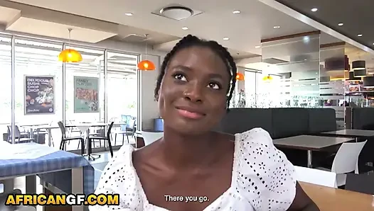 Gadis baik kulit hitam toket besar diekspos dalam sesi ngentot liar di luar ruangan