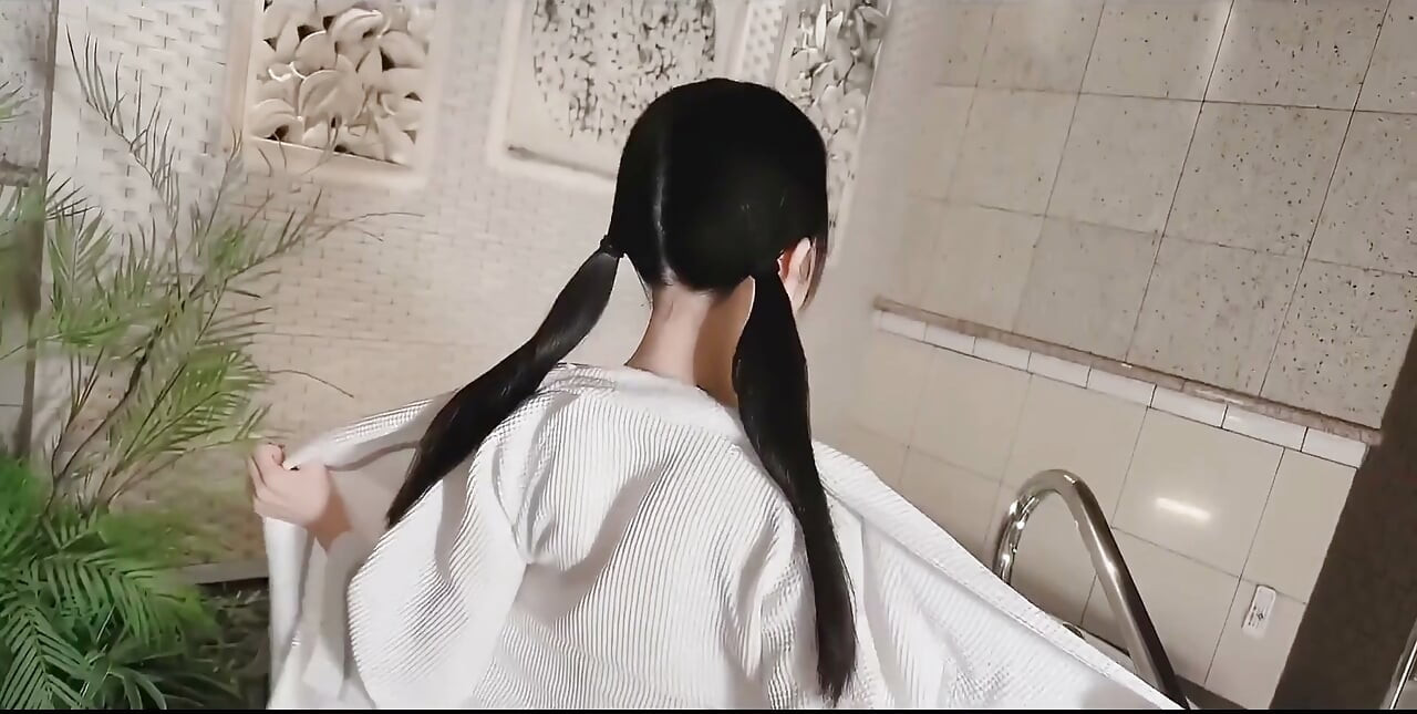 Yurin完全裸露, 肤色覆盖的脸! 她的身体发出热辣的光芒,
