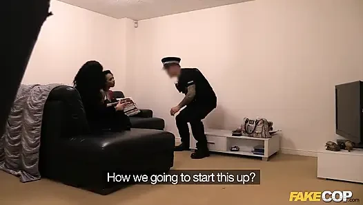 Fake cop - sasha kas & channel ateşli bir anlaşmazlık içine giriyor ama sahte bir polis üçlü grup seks için katıldığında hızlı bir şekilde anlaşmaya varıyor