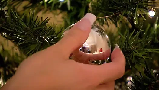 Cewek semok latina ini nyepong kontol santa sampai dicrot di dalam