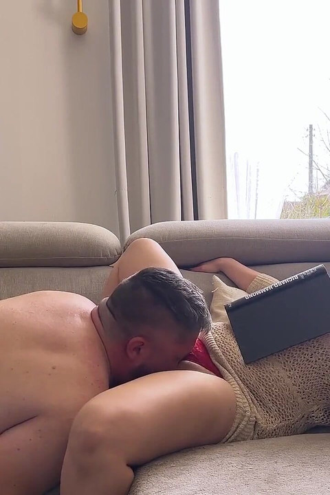 Reading Interrupted with Beautiful Pussy Eating and Huge Squirting Orgasm