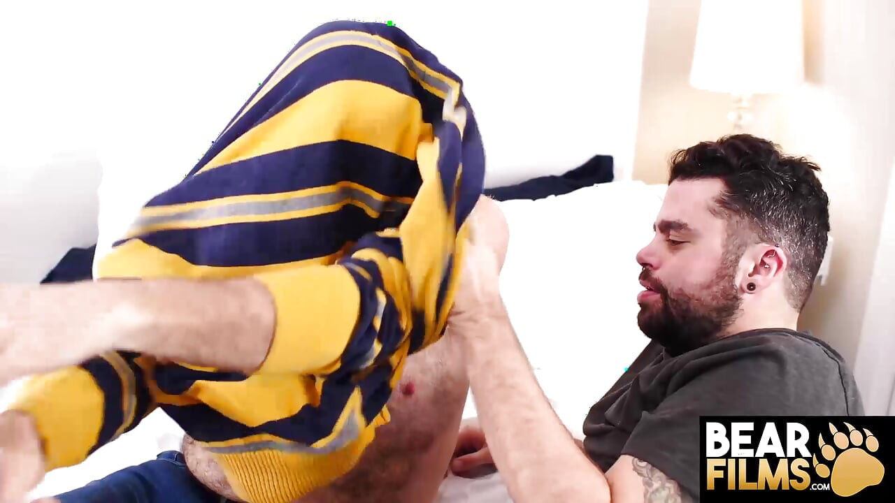 BEARFILMS Older Bear Martin Pe Seduces Tony Rivers For Nasty Breeding