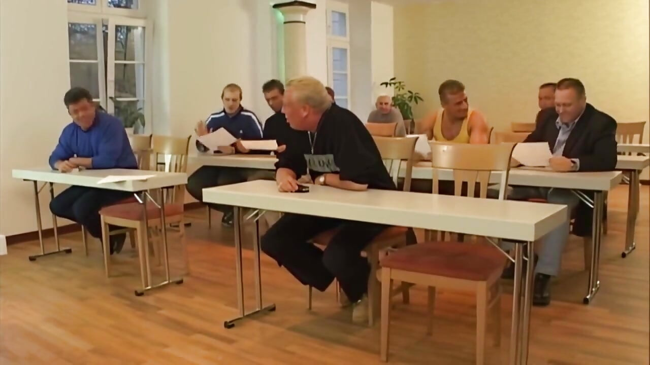 MILF dobiva žestoko jebanje pičke i svršavanje Kompilacija seksa na otvorenom