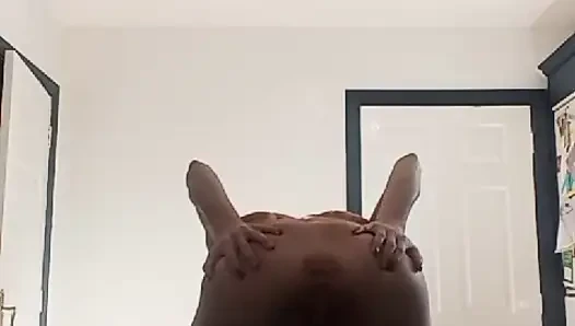 Mutfak masasında oyunu