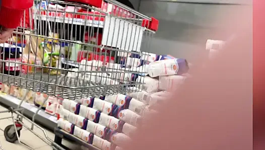 Süpermarkette aşırı riskli elle muamele üründe silinmiş bir döl:p!