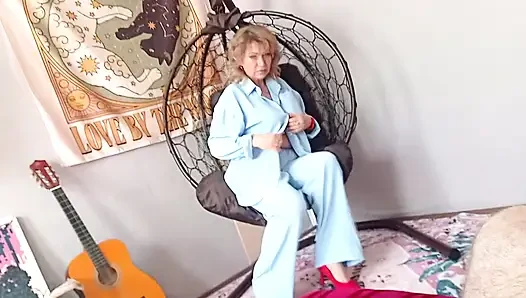 Der Psychologe Nadezhda Viktorovna geht zur Freude ihrer nachlässigen Schüler auf all die harte Arbeit an ...))