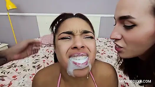 Utangaç Jenny için lezbiyen tükürük