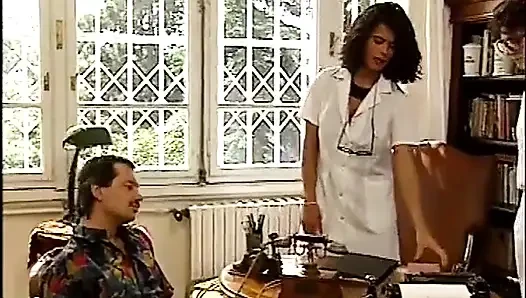 Сказочная Анжелика Bella полностью доставляет себя наслаждение