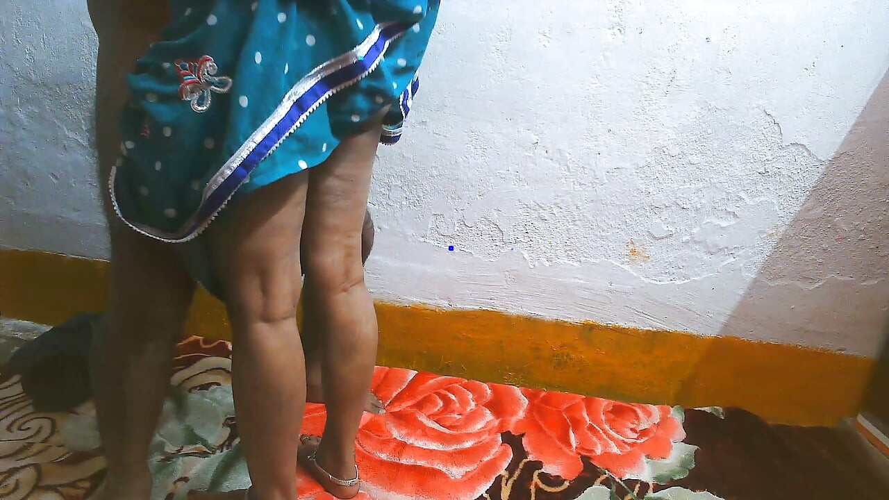 Une femme de ménage sexy de Delhi se fait baiser