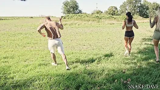 минет-экшн на улице на природе