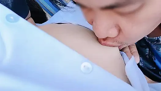 MURID INI KETEMU SAMA AYAH TIRI DI BELAKANG RUMAH MEREKA SEBELUM BERANGKAT SEKOLAH