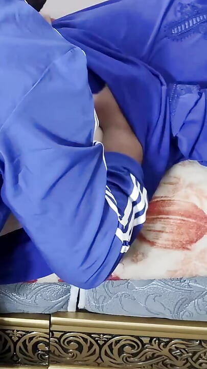 الجنس زوجة العربية الحجاب