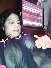 şeffaf gecelik Iraklı sıcak kız