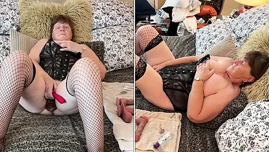 Nenek carmen lagi asik muasin memeknya pakai dildo ukuran kontol besar pria kulit hitam sampai orgasme 11626solo