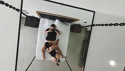 BAGIAN SATU latina cantik suka bercinta.. Cowok ini nyepong kontol dan ngentot pantatnya habis-habisan sampai dicrot di dalam