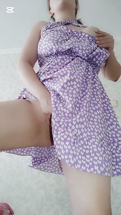 I’m masturbating under my dress