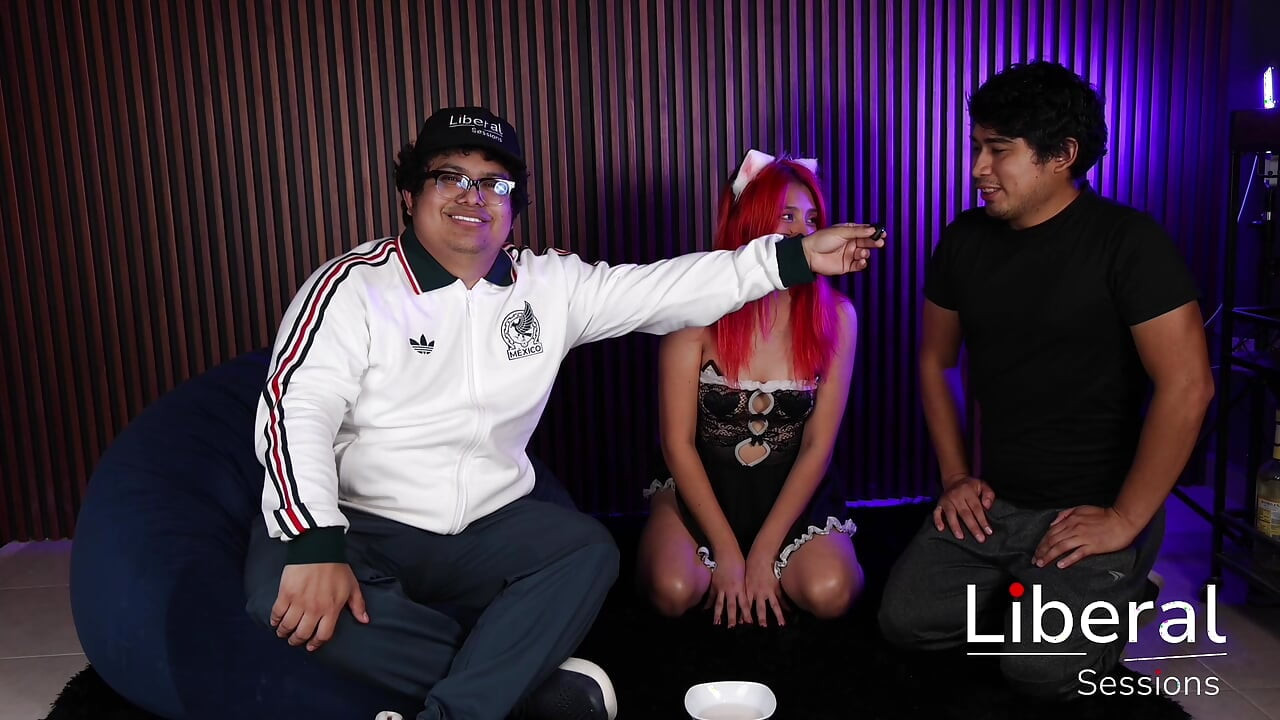 Little slutty kitten, gets fucked by 6 strangers, they put a fist in her vagina.