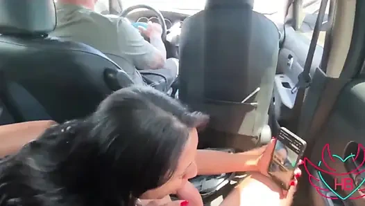 Married Woman Sucked Me with Her Husband at the Wheel