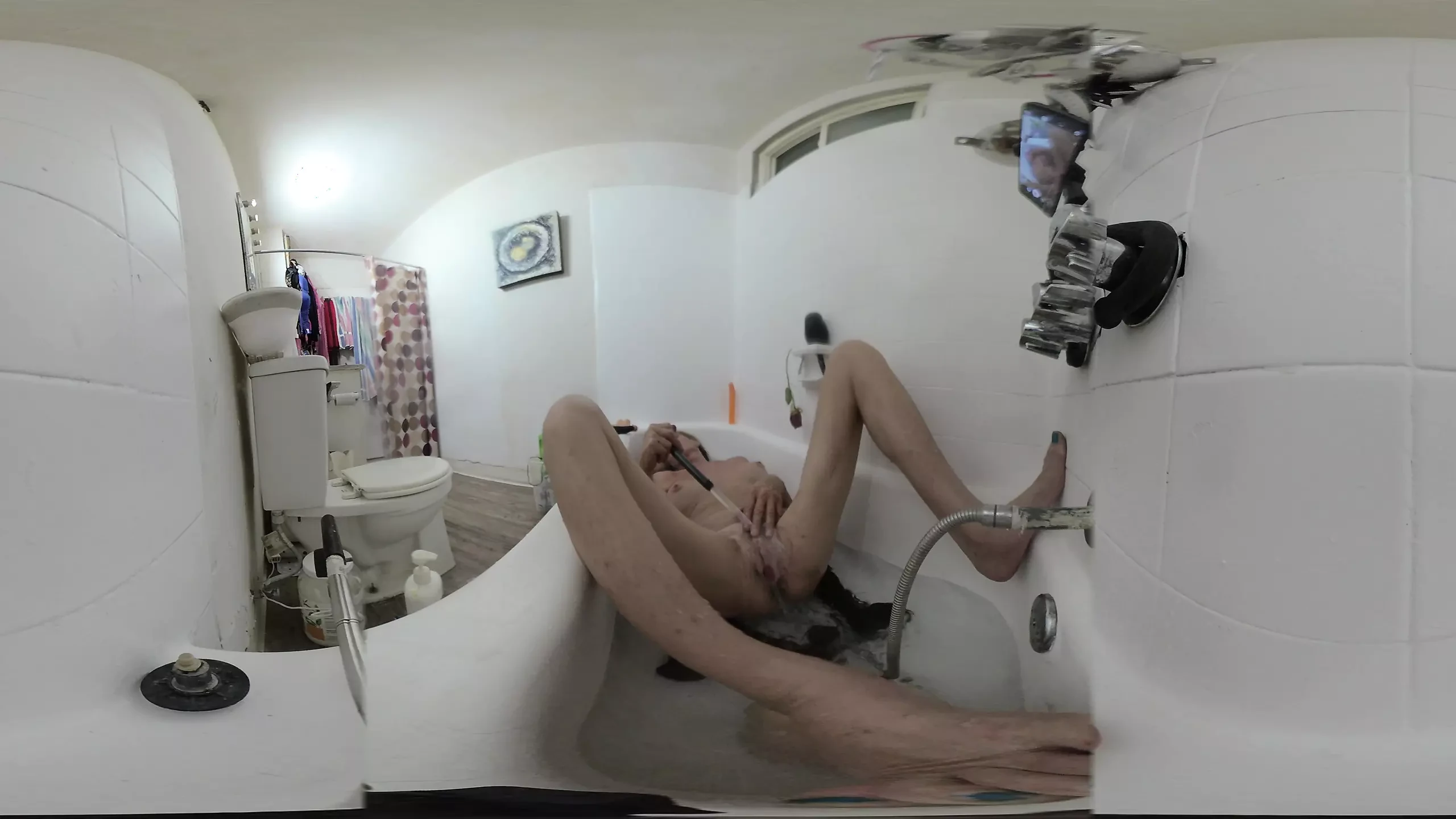 Lizzy Yum SD mei 2025 masturbatie Badend orgasme #10