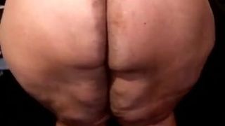 Cuckold BBW 1btags posiert