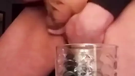 bir bardak su içinde twinks