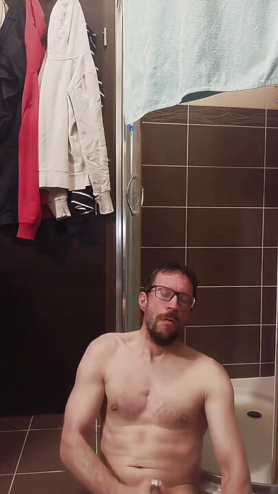 Jerking off a Cock in the Shower