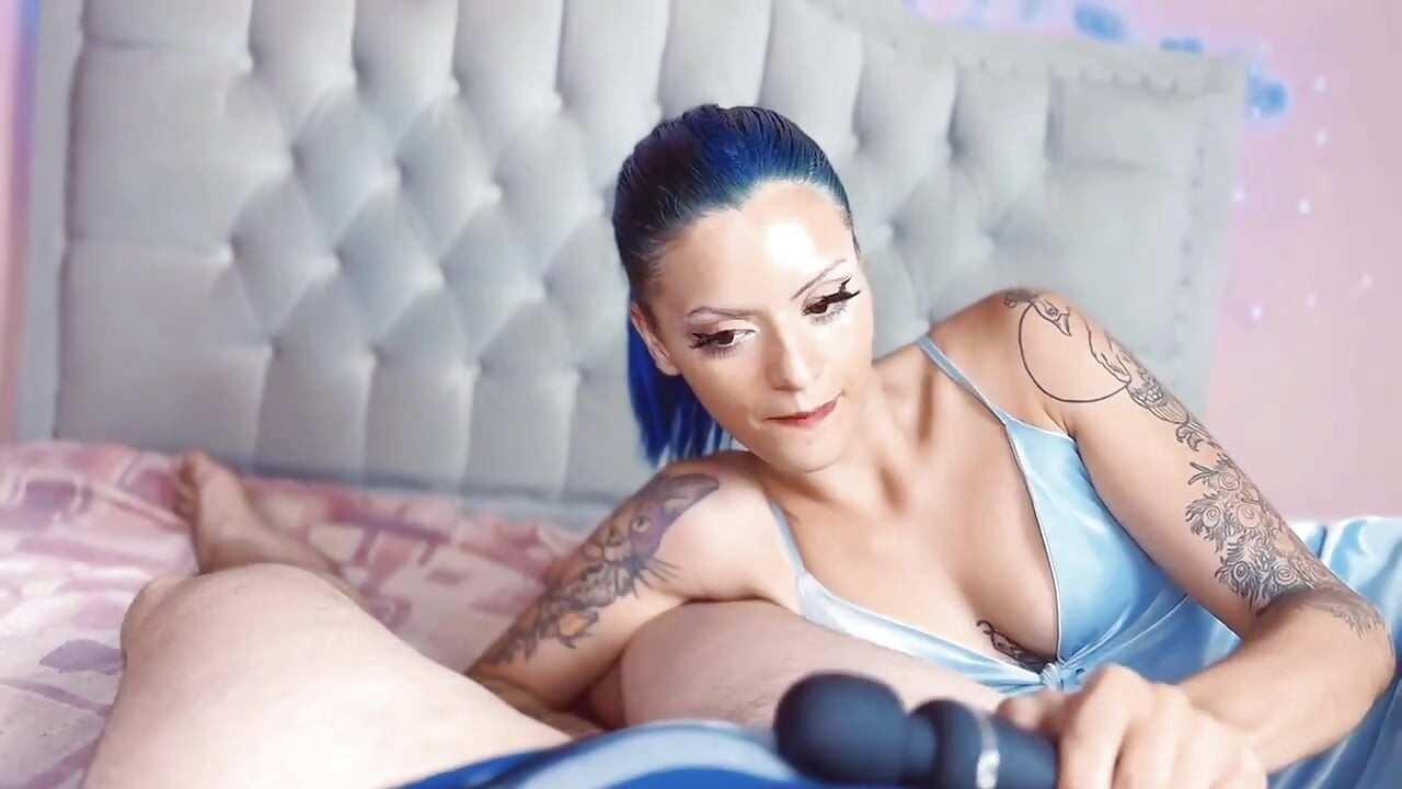 Uma garganta profunda com um final molhado feliz, este não é um vídeo pornô típico!