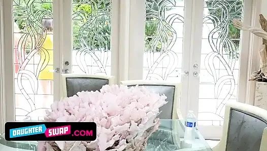 Aksi hot lesbian chloe couture dan zoey laine yang lagi sange berat!