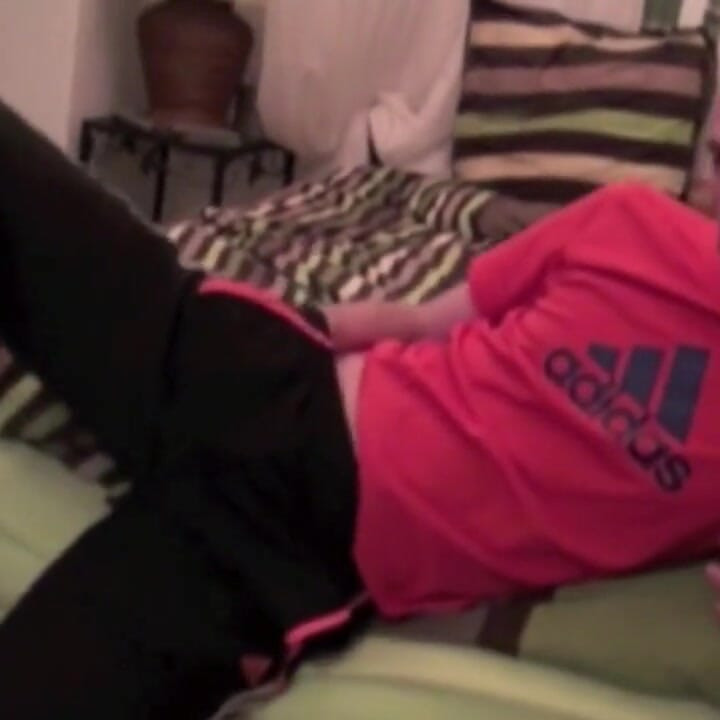 طرفة عين مثيرة مارس الجنس في الأحذية الرياضية هيمنة