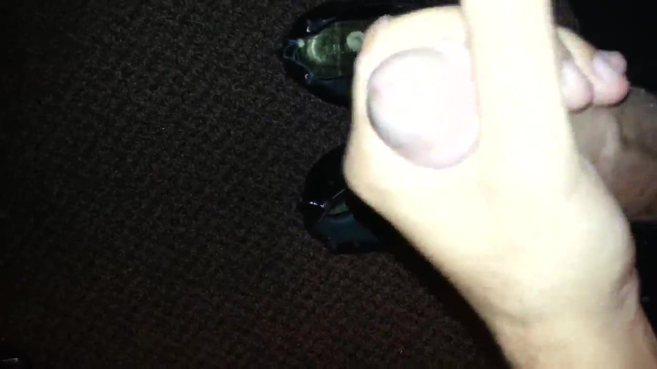 Cumming sexy shoes