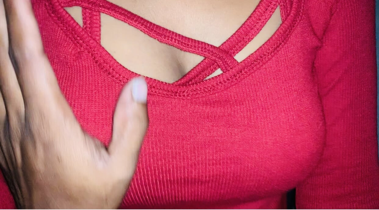 Bà chủ dâm đãng vú to địt với đầy tớ HotBhabi