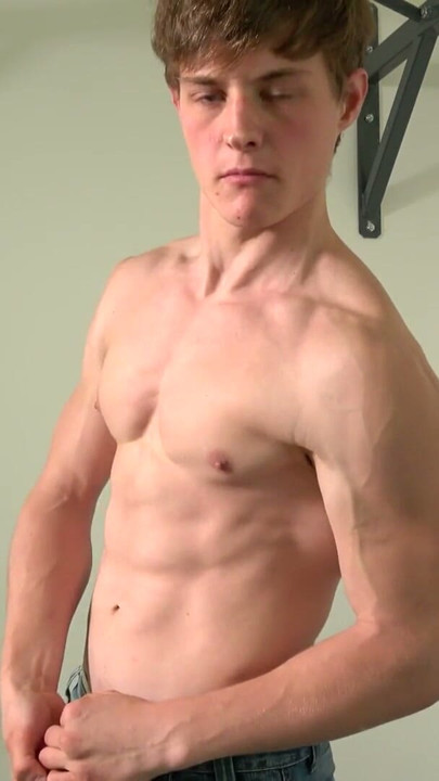 Handsome muscle boy Sean Ross flexing | Clip 1