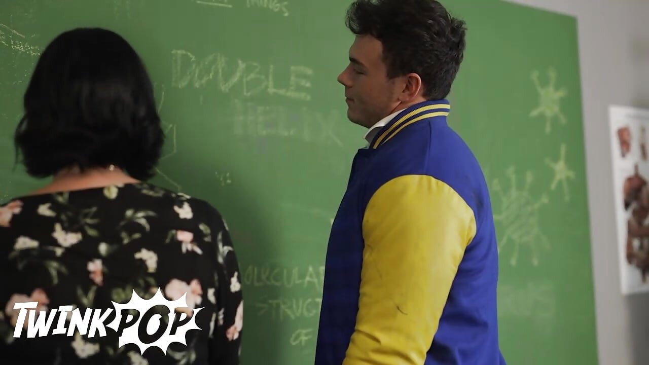 TWINKPOP - College Lecture Turns Naughty With Cock Sucking, Dick Measuring, And Group Fun