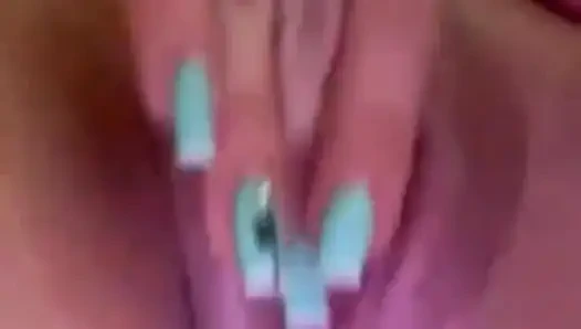 Di sini saya untuk menjelajahi dunia bawah tanah tentang apa itu jalang dalam aksi.