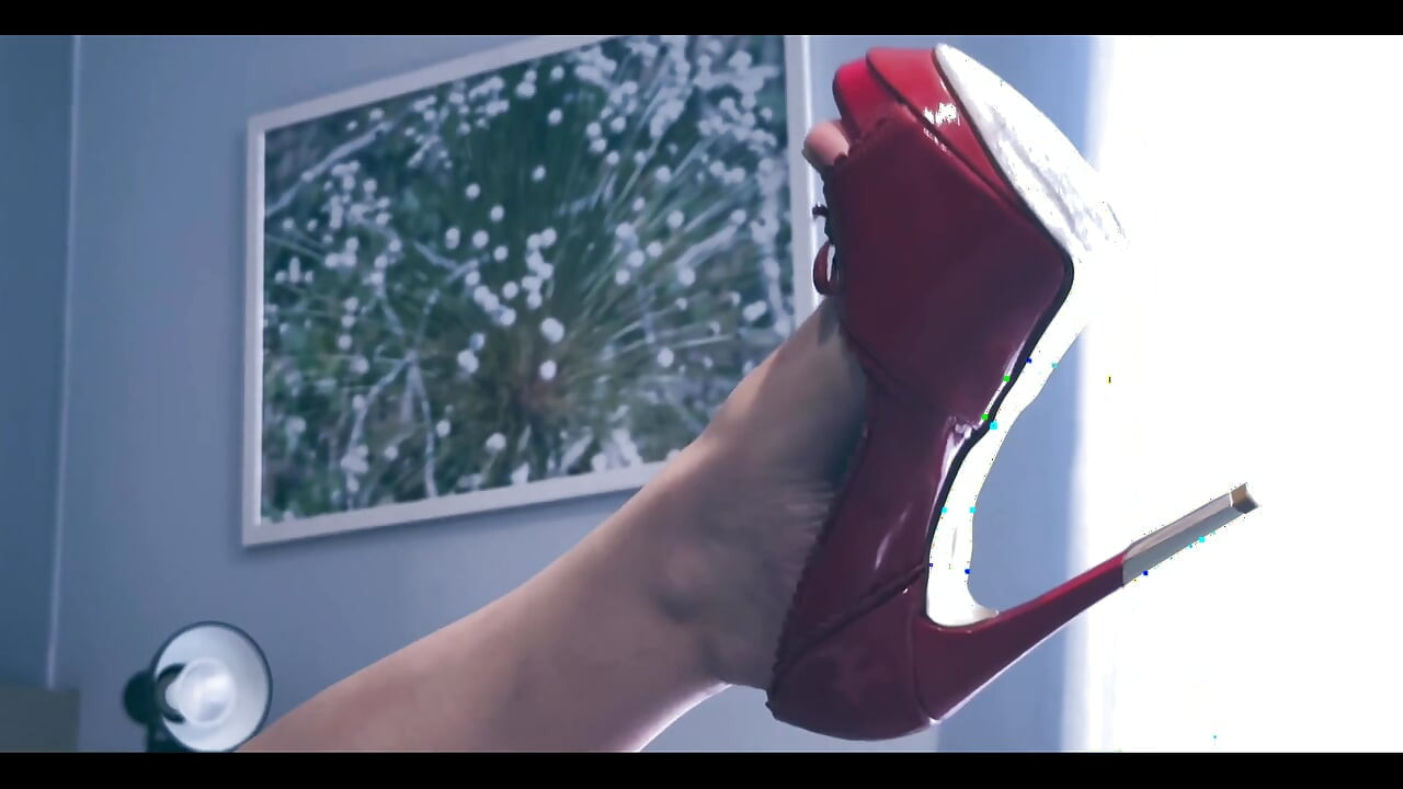 Come See Me Showing off My Beautiful Feet and Making Them Very