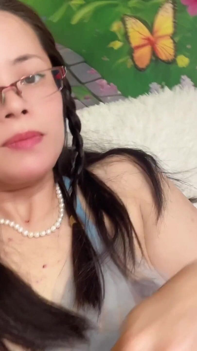 standing shave pussy look cute one | Clip 2