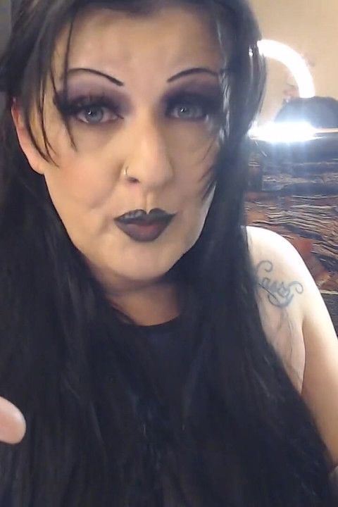 Gothic Goddess Smoke Slave Humiliation