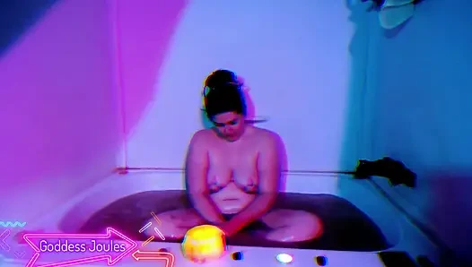 Masturbasi bak mandi abaikan intip