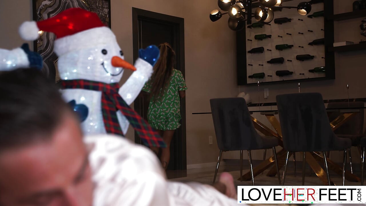 JOI Zadirkivanje stopalima s Candy Scott i Lindom Lan