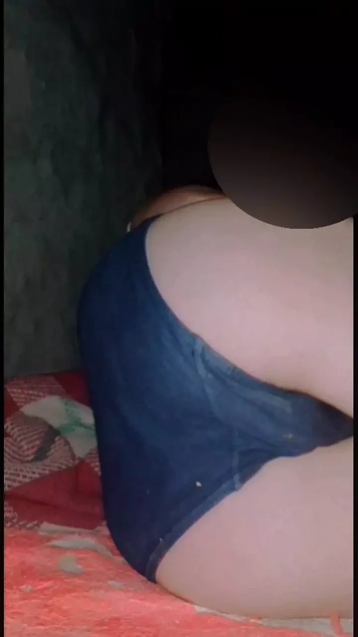 Desi 🔥 ragazza asiatica bollente si masturba video nessuno a casa si masturba si approfitta
