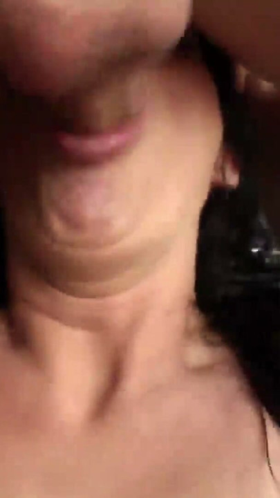 Milf fierbinte are parte de sex în trei dur | Clip 1