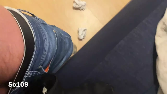 Cum on the neighbor's uggs